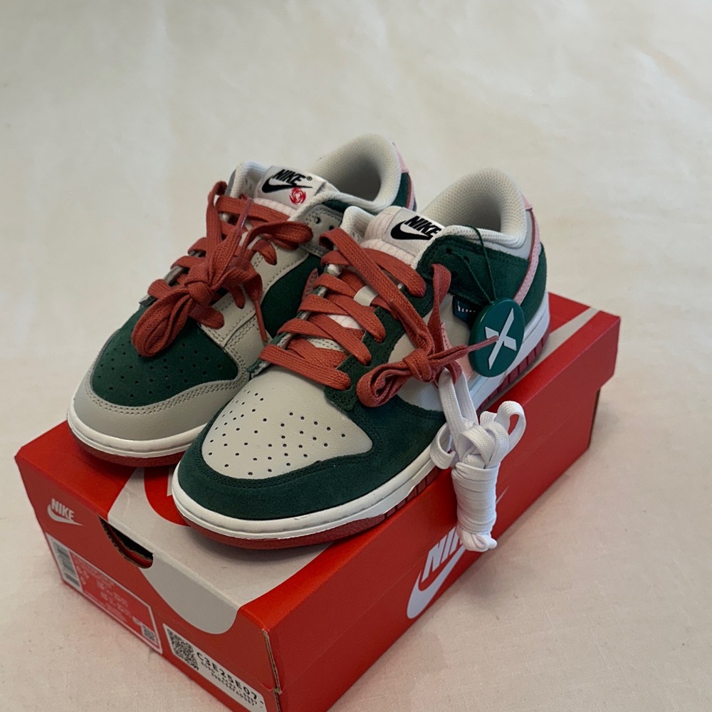 Nike Dunk Low All Petals United Sneakers - Picture 3 of 5